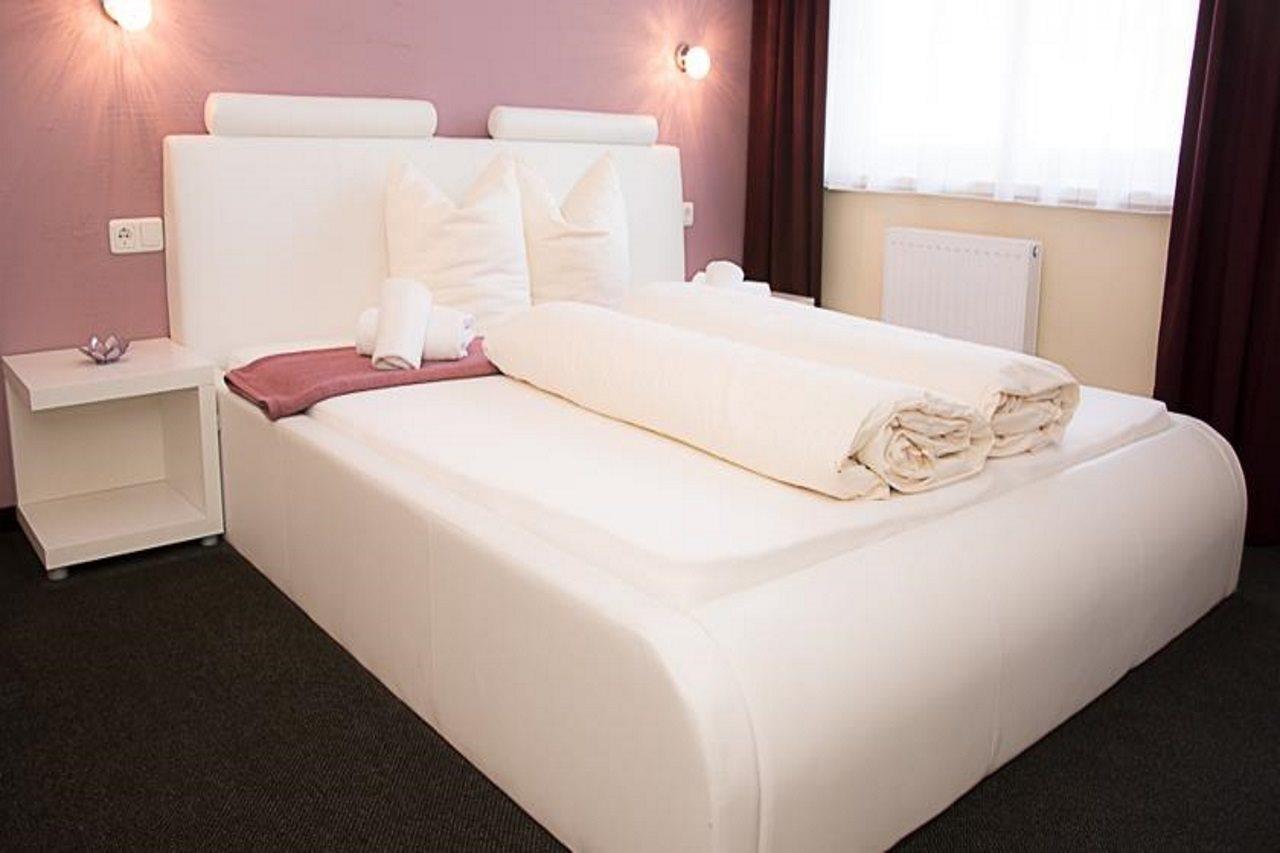 Bruderhofer Hotel อัลท์มุนสเตอร์ ภายนอก รูปภาพ